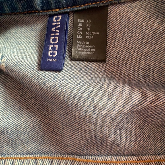 H&M distressed denim jacket - Picture 3 of 4